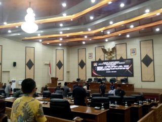 Banyak OPD Mangkir di Paripurna LKPj, Ketua DPRD Cilegon Murka: Kemana Mereka?